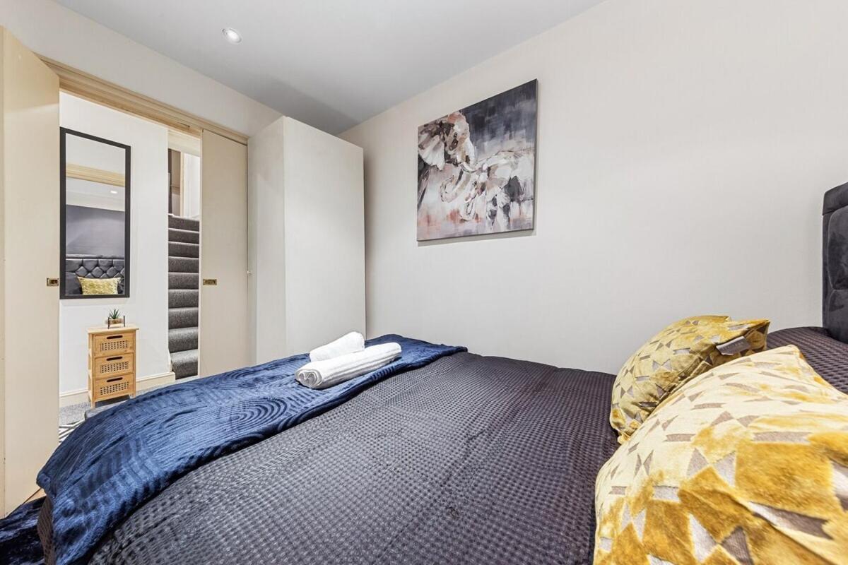 Apartment Inactive London